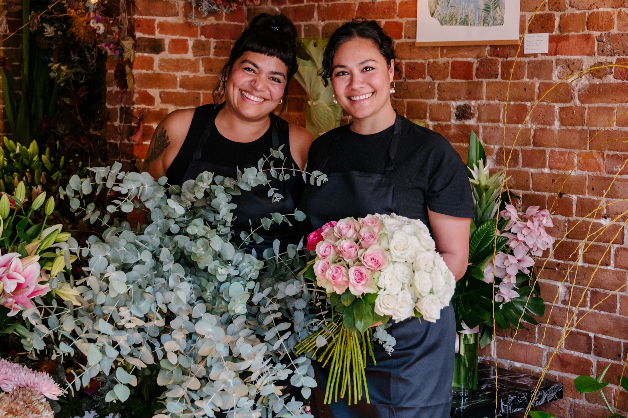 Sister Sister Flower Gallery logo
